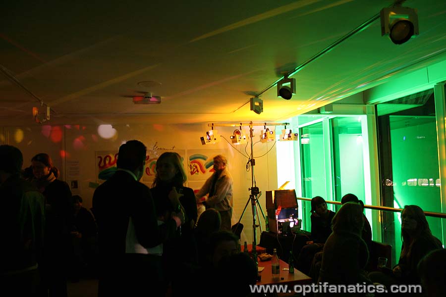 Hayward Gallery - February 10th 2006 - Photos - OPTIFANATICS.COM